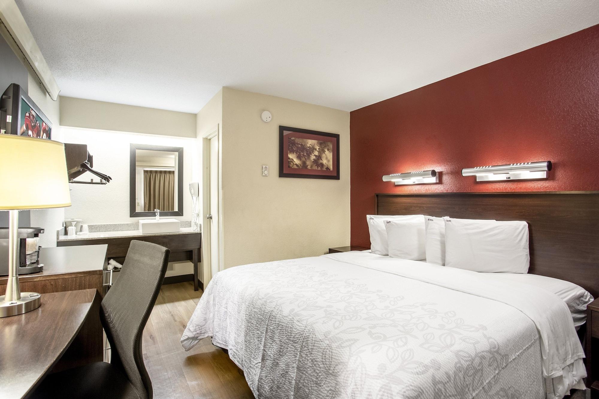 Red Roof Inn Plus+ Wilmington - Newark Кристиана Экстерьер фото