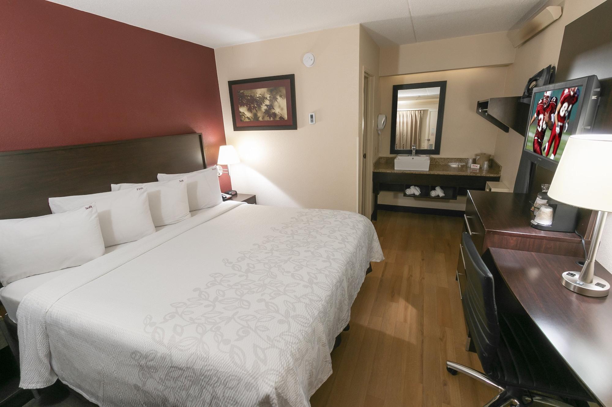 Red Roof Inn Plus+ Wilmington - Newark Кристиана Экстерьер фото