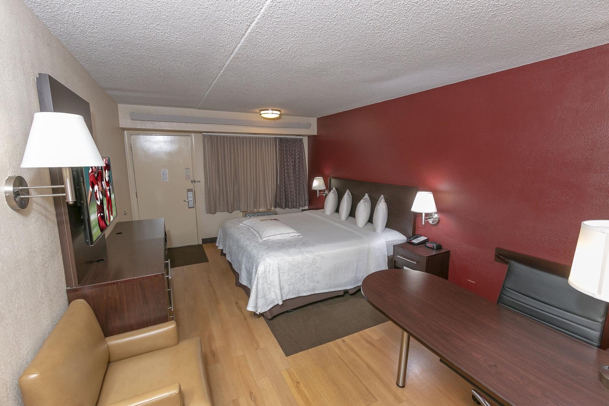 Red Roof Inn Plus+ Wilmington - Newark Кристиана Экстерьер фото