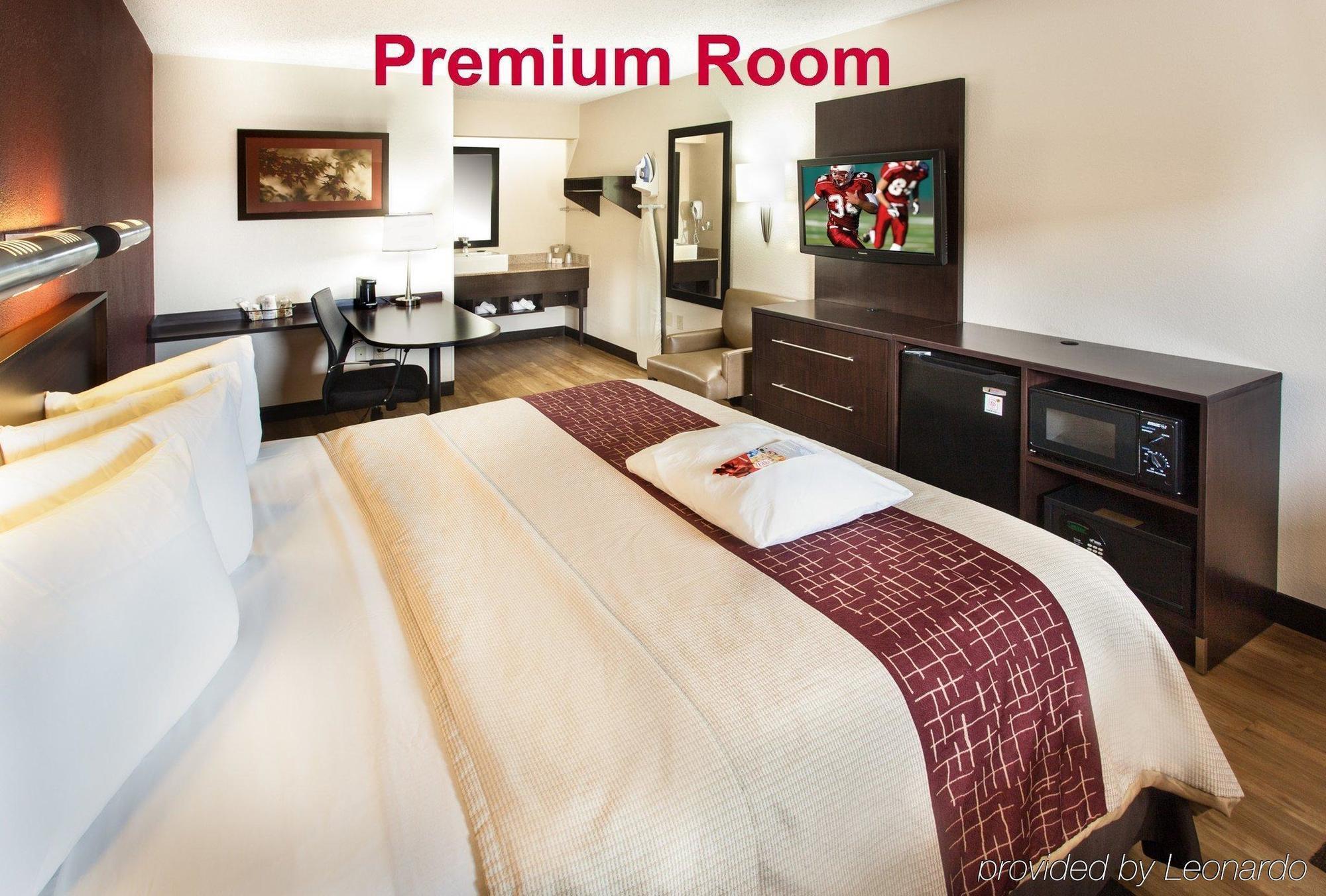 Red Roof Inn Plus+ Wilmington - Newark Кристиана Экстерьер фото