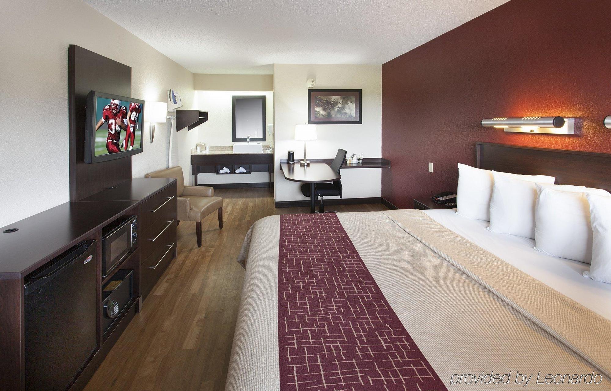 Red Roof Inn Plus+ Wilmington - Newark Кристиана Экстерьер фото