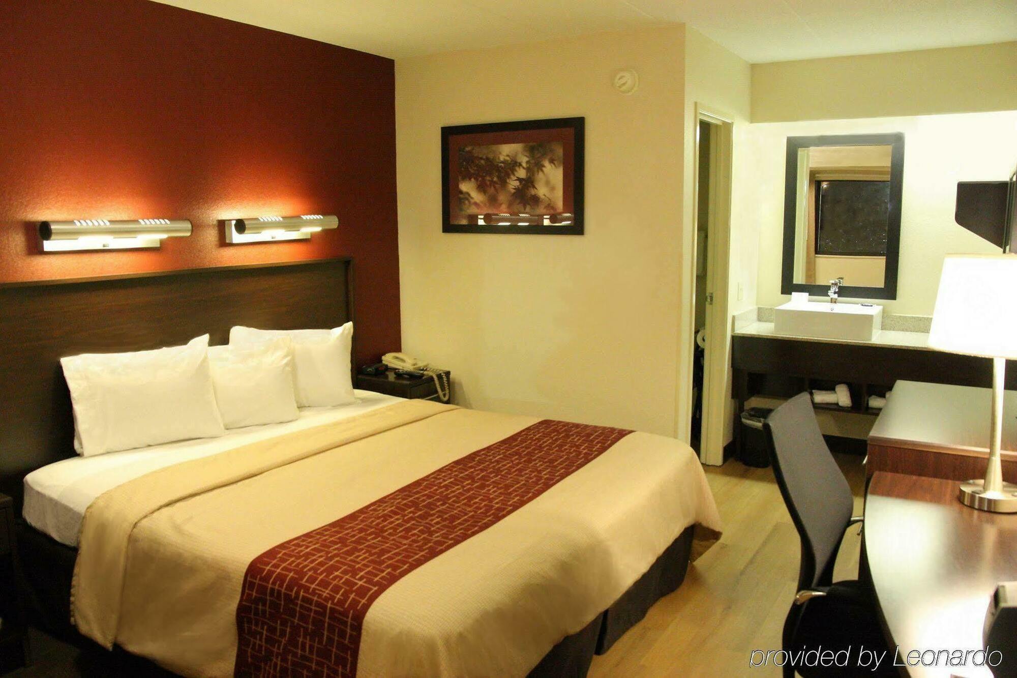 Red Roof Inn Plus+ Wilmington - Newark Кристиана Экстерьер фото