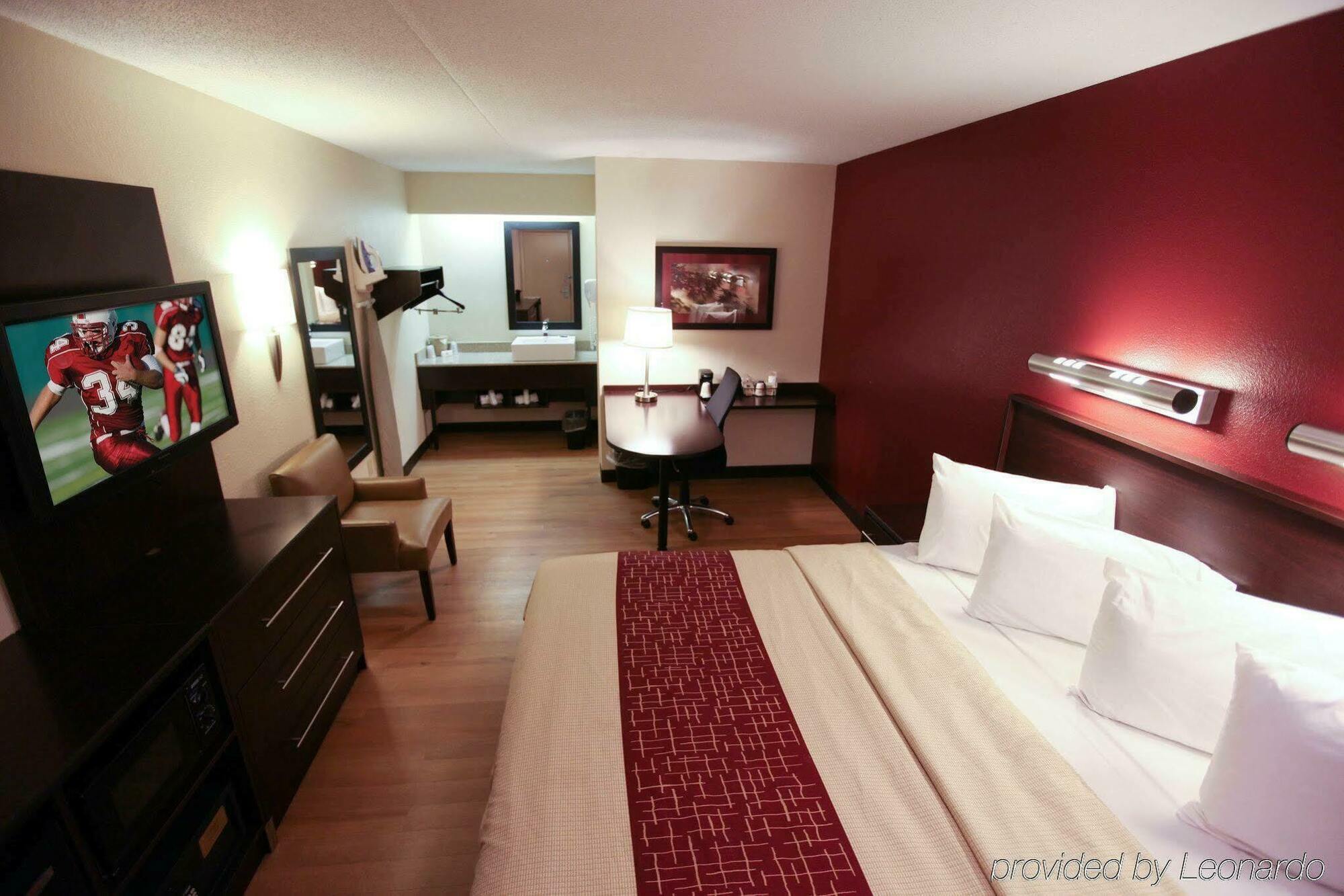 Red Roof Inn Plus+ Wilmington - Newark Кристиана Экстерьер фото