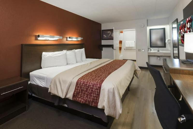 Red Roof Inn Plus+ Wilmington - Newark Кристиана Экстерьер фото