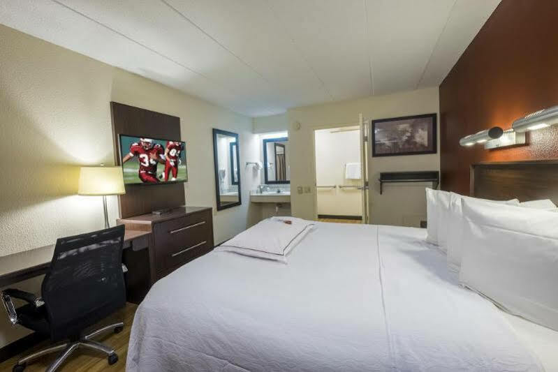Red Roof Inn Plus+ Wilmington - Newark Кристиана Экстерьер фото