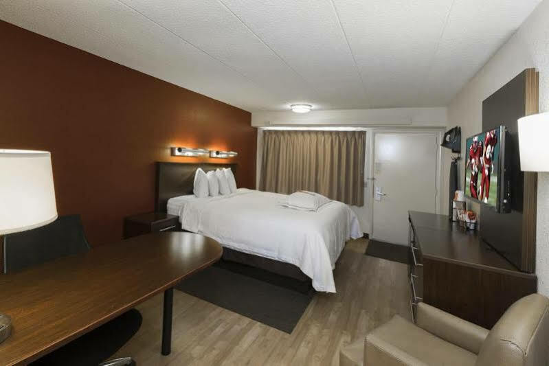 Red Roof Inn Plus+ Wilmington - Newark Кристиана Экстерьер фото