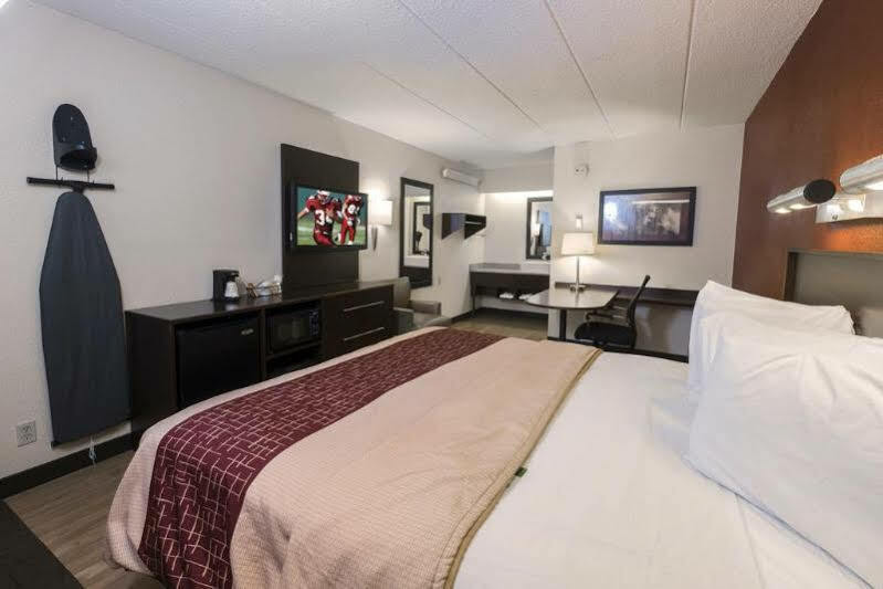 Red Roof Inn Plus+ Wilmington - Newark Кристиана Экстерьер фото