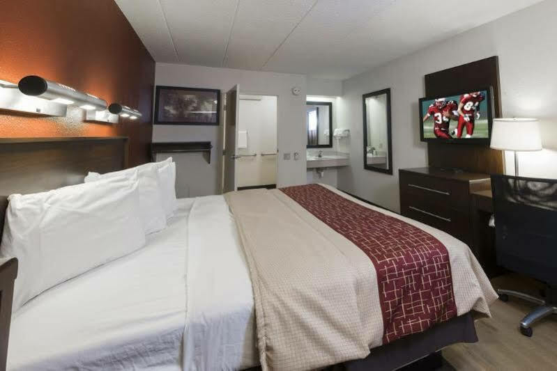 Red Roof Inn Plus+ Wilmington - Newark Кристиана Экстерьер фото