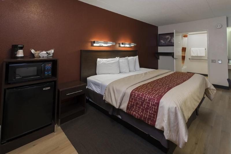 Red Roof Inn Plus+ Wilmington - Newark Кристиана Экстерьер фото